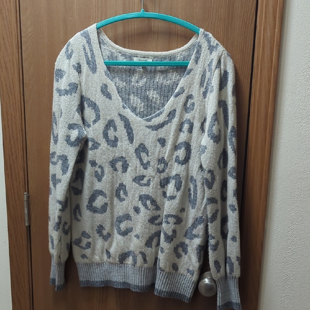 Maurices Gray and Cream Leopard V-Neck Sweater